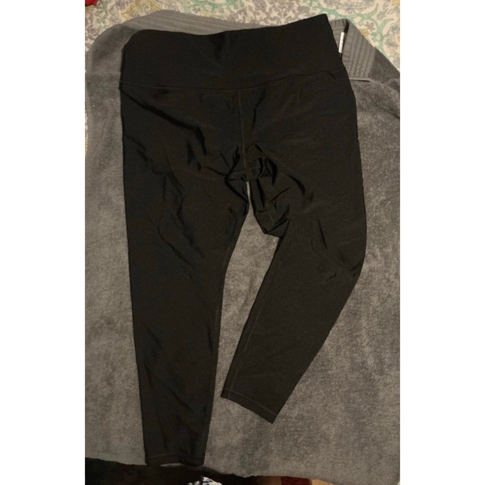 Women's 1X black Athleta Elation Sheen leggings 7/8 length. EUC.